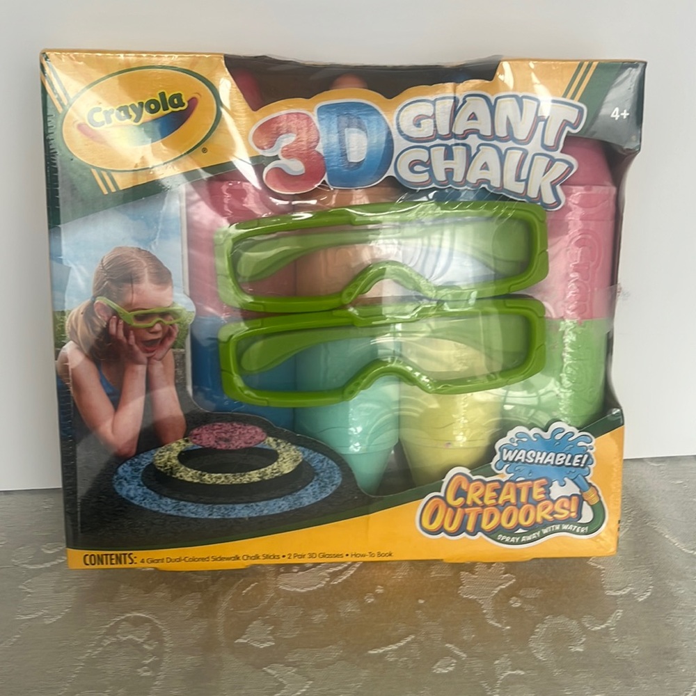 New Crayola 3D Giant Chalk Art Set
